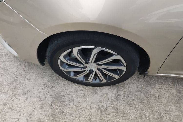 吉利汽车 帝豪GL 2021款 UP 1.4T CVT领曜型车身外观6001