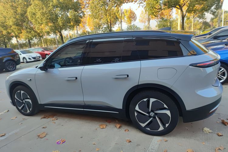 蔚来ES6 2024款 75kWh车身外观4