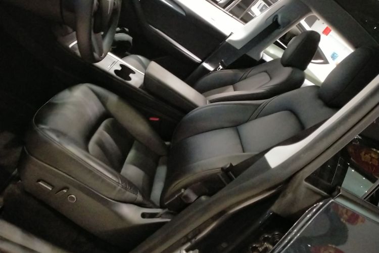 特斯拉 Model Y 2024款 后轮驱动版中控内饰19