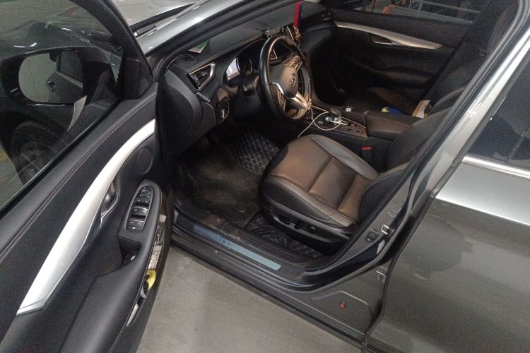 英菲尼迪QX50 2022款 2.0T 两驱领航版中控内饰20