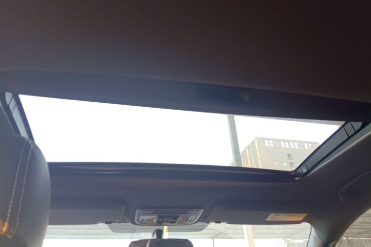 本田 思域 2021款 HATCHBACK 220TURBO CVT新锐控局部细节22