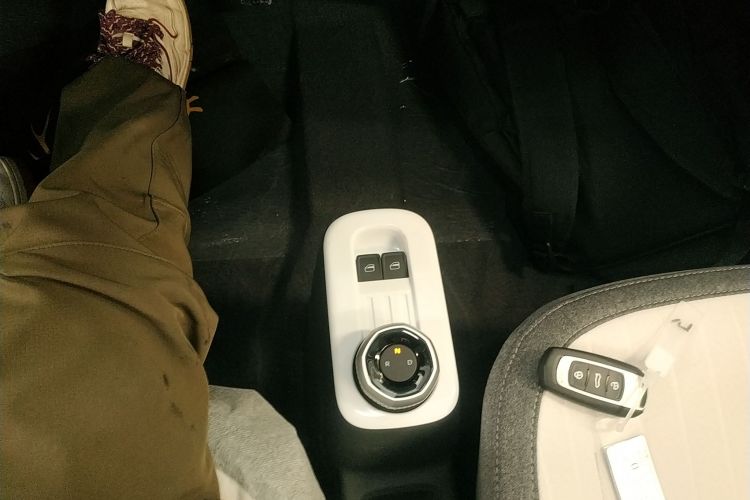 吉利银河 熊猫 2025款 210km 元气熊中控内饰18