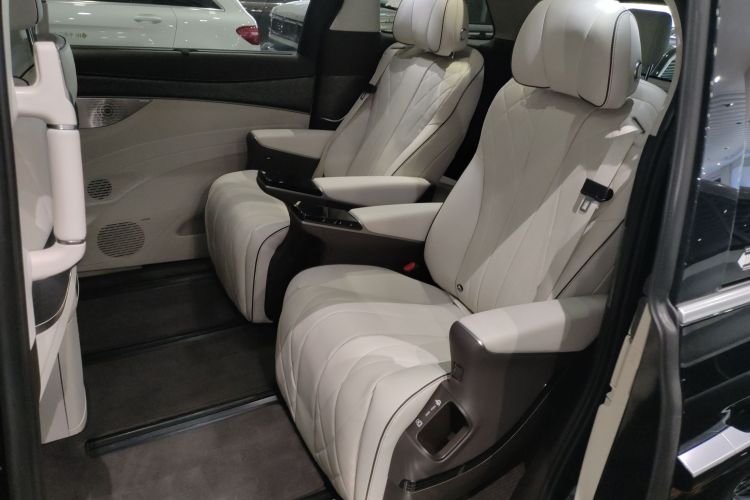 腾势D9 2024款 EV 620 尊享型中控内饰21