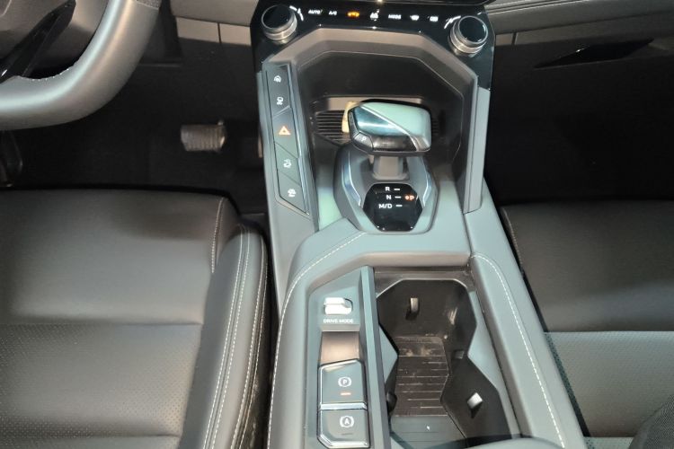 领克06 2023款 Remix 1.5T 劲Pro中控内饰18