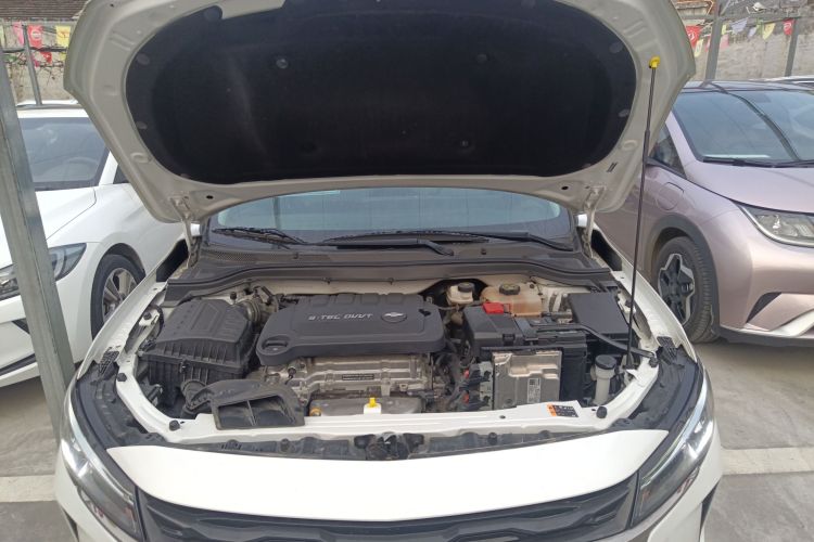 雪佛兰 科鲁泽 2023款 1.5L 双离合悦享版机舱底盘24