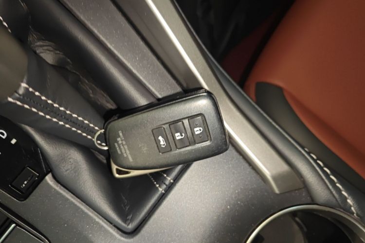 雷克萨斯NX 2016款 200 全驱 锋尚版中控内饰11