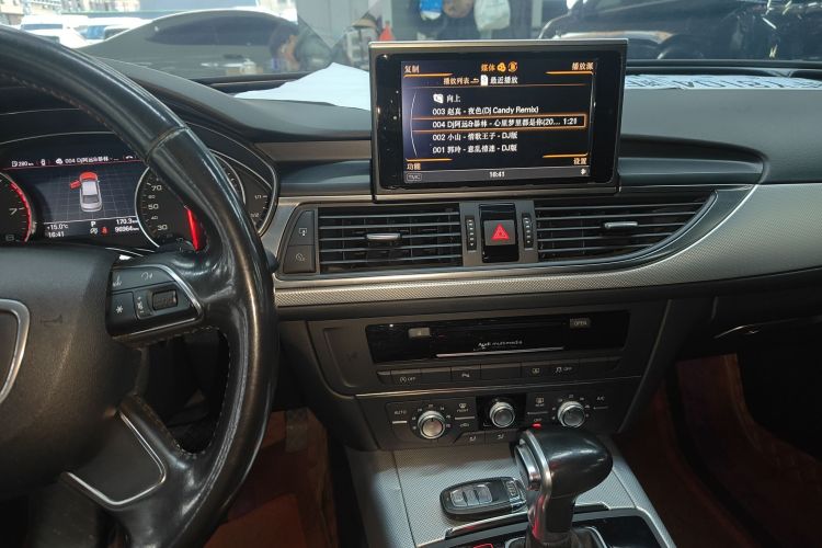 奥迪A6L 2015款 TFSI 百万纪念智领型中控内饰16