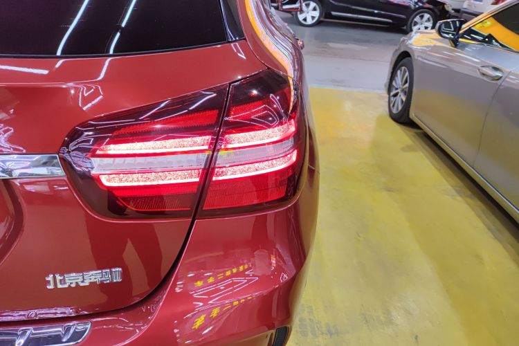 奔驰GLA 2019款 GLA 200 时尚型车身外观9