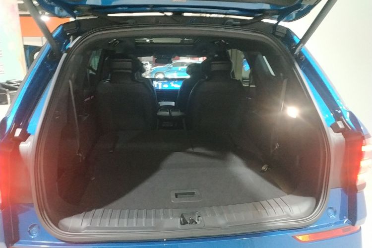 福特 2023款 锐界L 2.0T EcoBoost E混动四驱七座 STLine局部细节23