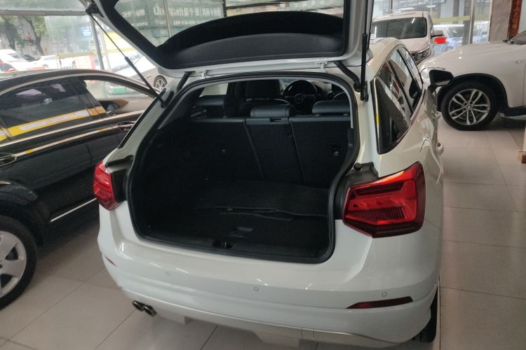 奥迪Q2L 2018款 35 TFSI 时尚致雅型 国V机舱底盘23
