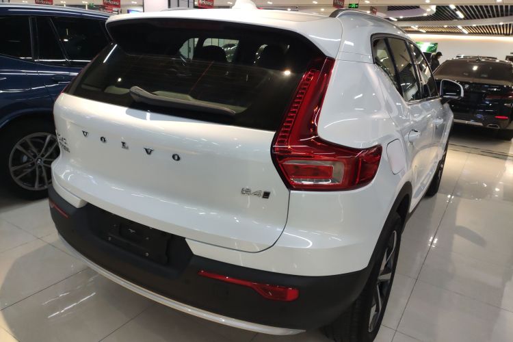 沃尔沃XC40 2025款 B4 四驱智远豪华版车身外观6005