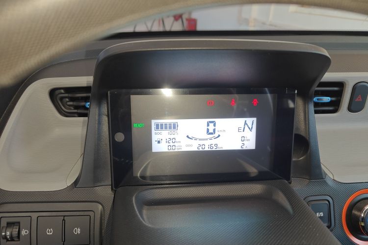 五菱汽车 宏光MINIEV 2022款 轻松款 磷酸铁锂中控内饰14