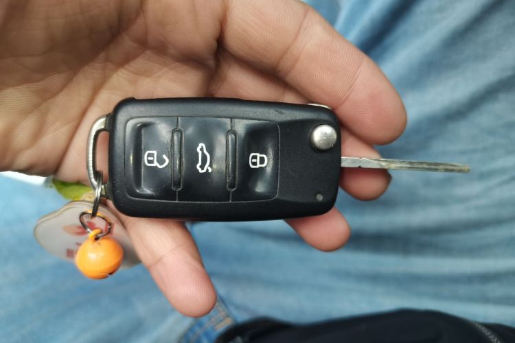 大众 宝来 2013款 1.6L 自动时尚型中控内饰7001