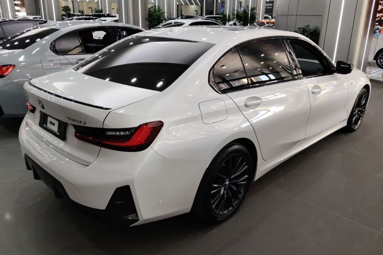 宝马3系 2023款 325Li M运动曜夜套装车身外观7