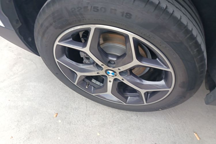 宝马X1 2019款 sDrive18Li 尊享型车身外观6008