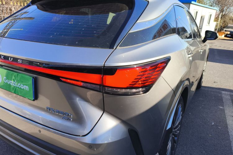 雷克萨斯RX 2023款 350h 四驱醇享版车身外观9