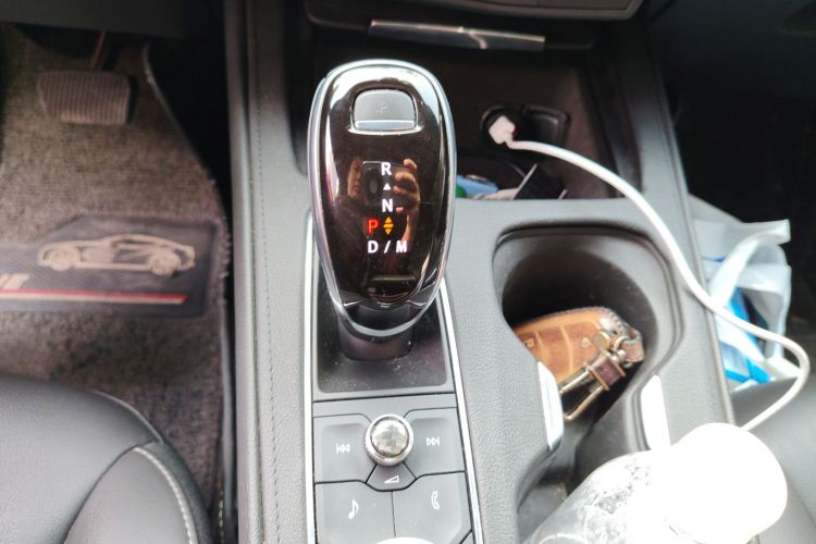 凯迪拉克XT4 2020款 改款 28T 两驱技术型中控内饰18