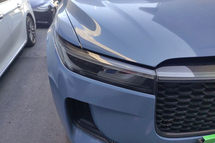 理想汽车 理想ONE 2021款 增程6座版车身外观8