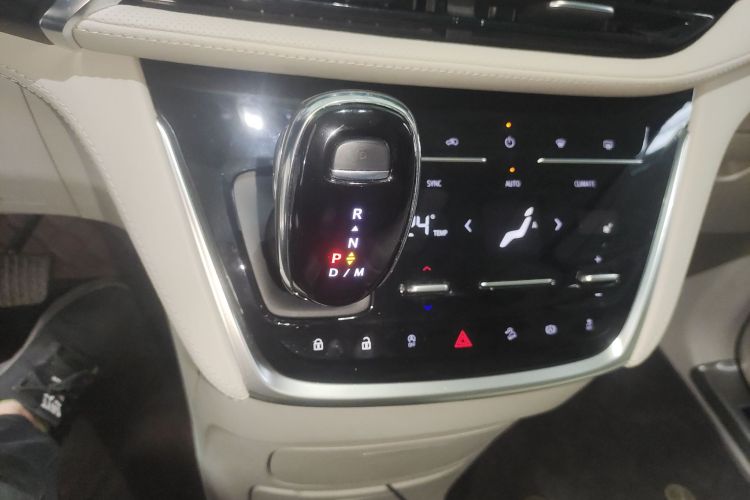 别克GL8 2023款 ES陆尊 舒适型中控内饰18