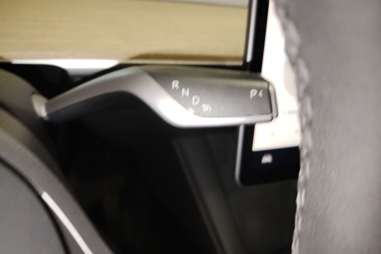 特斯拉 Model Y 2022款 后轮驱动版中控内饰18