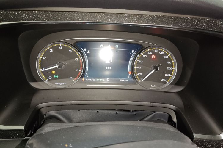 广汽传祺 传祺M8 2021款 领秀系列 390T 尊享版中控内饰14