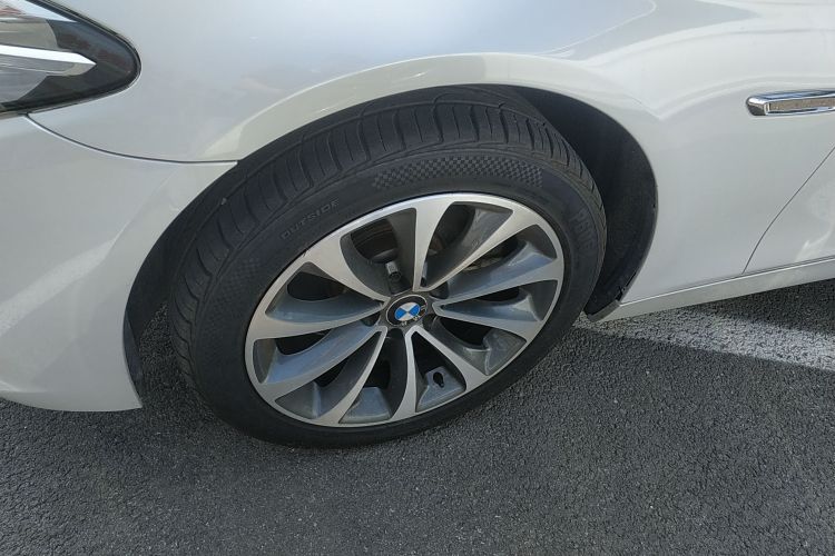 宝马5系 2017款 525Li 领先型车身外观35