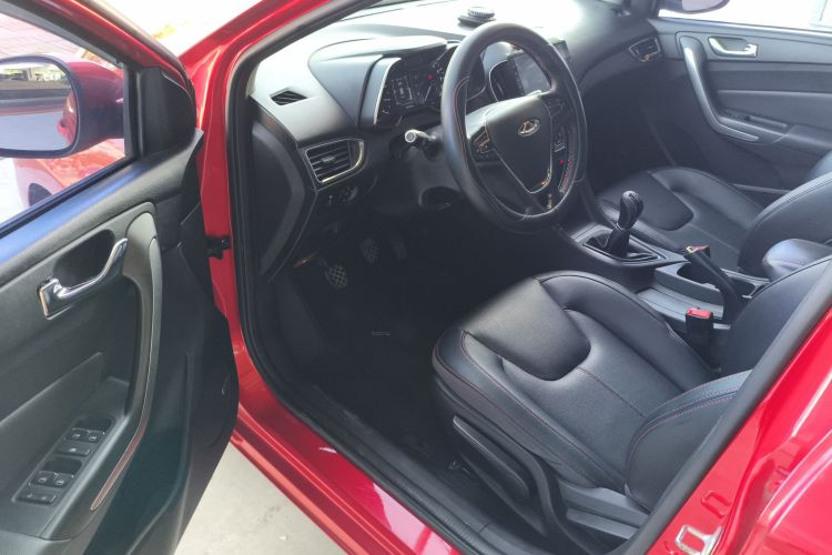 奇瑞 艾瑞泽5 2016款 1.5L 手动领潮版中控内饰20