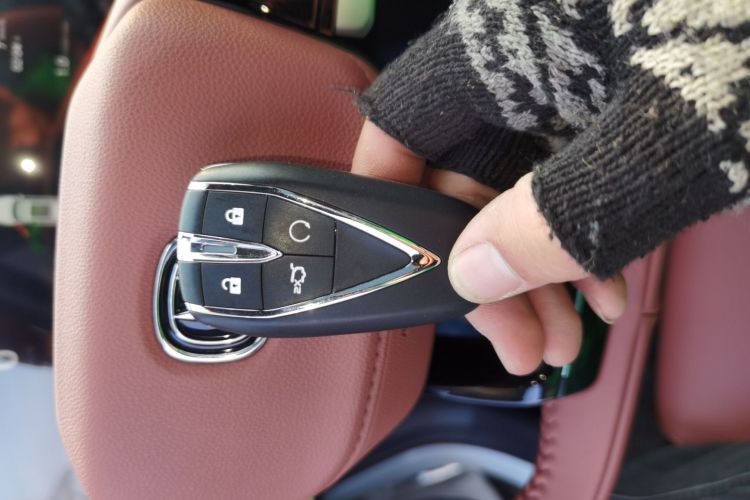 长安CS75 PLUS 2023款 第三代 1.5T 自动尊贵型中控内饰11