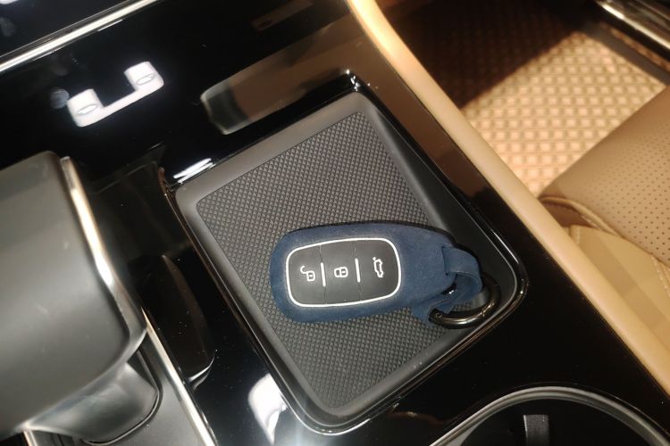 理想汽车 理想ONE 2021款 增程6座版中控内饰7001