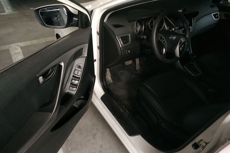 现代 朗动 2016款 1.6L 自动智能型中控内饰20