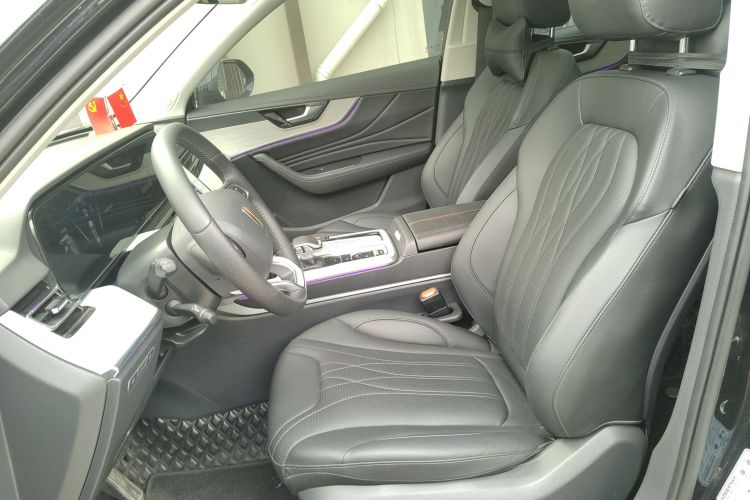 红旗HS5 2025款 2.0T 两驱玄影版中控内饰19