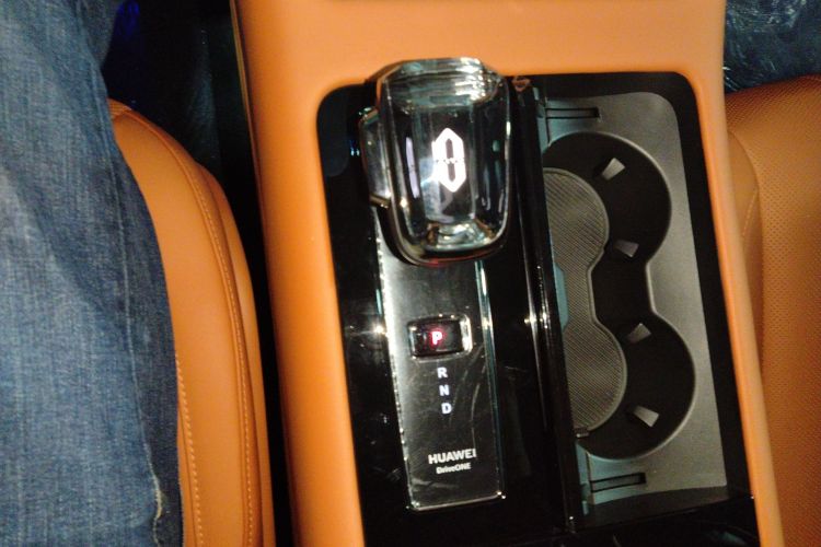 鸿蒙智行 问界M7 2024款 1.5T 智驾后驱Pro版 5座中控内饰18