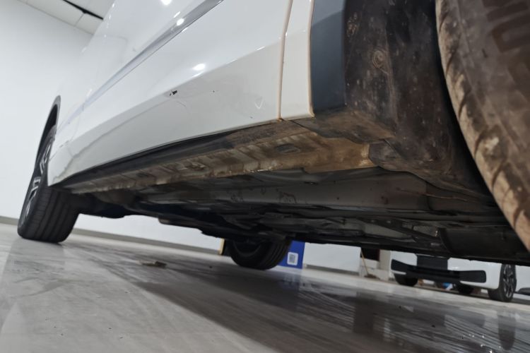 大众 途观L 2024款 出众款 330TSI 自动两驱R-Line龙耀版局部细节9001