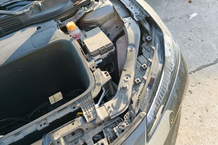 深蓝汽车 深蓝SL03 2022款 515纯电版机舱底盘26