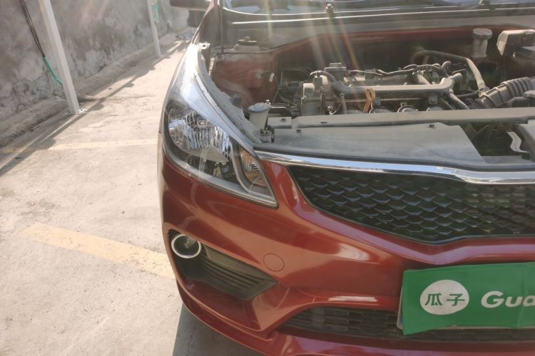 起亚K2 2017款 三厢 1.4L MT GLS车身外观8