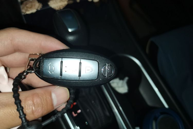 日产 天籁 2020款 改款 2.0L XL 舒适版中控内饰11