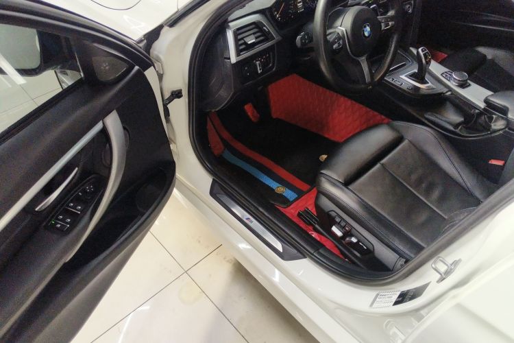 宝马3系 2018款 320i M运动曜夜版中控内饰7003