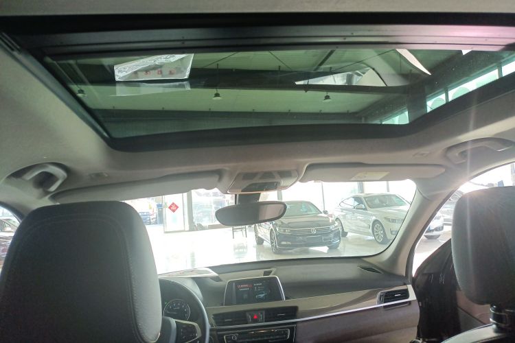 宝马X1 2019款 sDrive18Li 尊享型中控内饰22