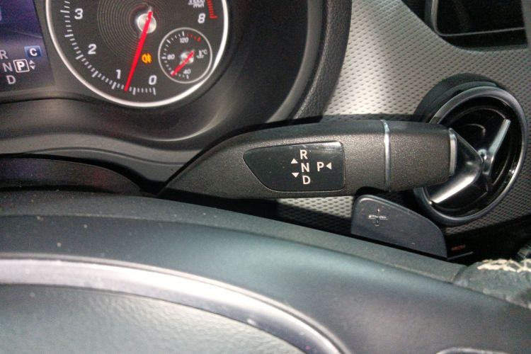 奔驰B级 2018款 B 200 时尚型中控内饰18