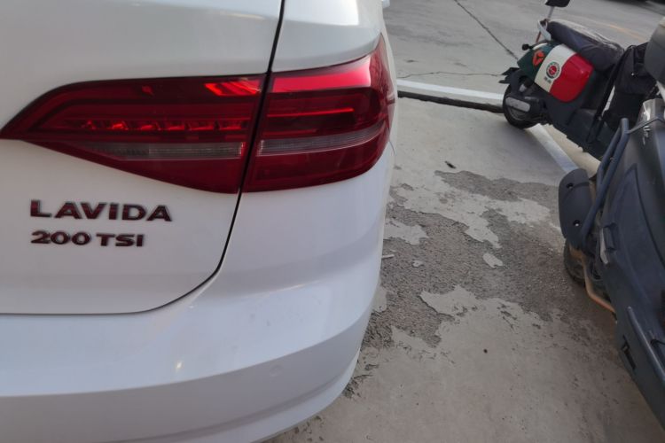 大众 朗逸 2019款 两厢 200TSI DSG舒适版 国VI车身外观9