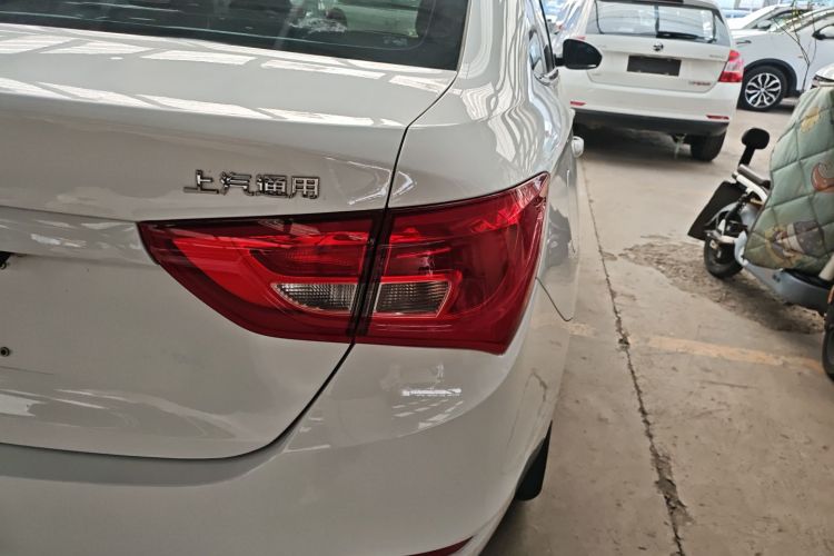 别克 英朗 2017款 15N 手动进取型车身外观9