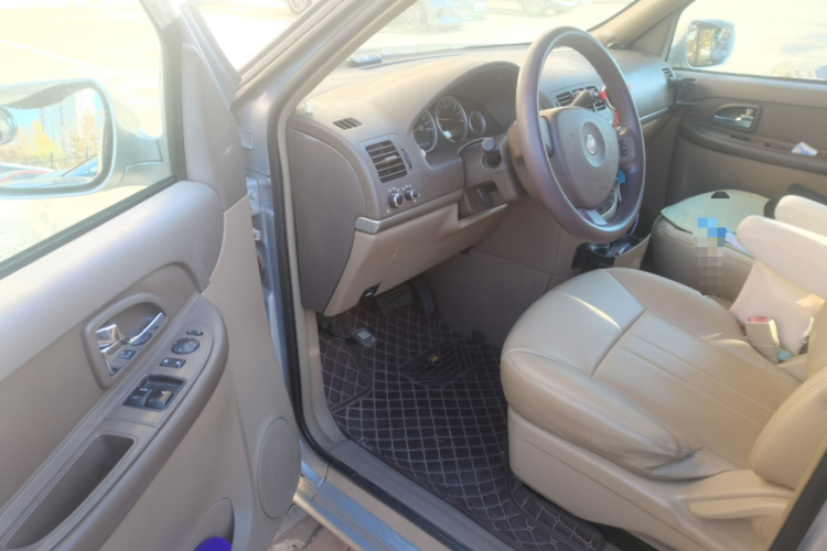 别克GL8 2014款 2.4L 经典版中控内饰20