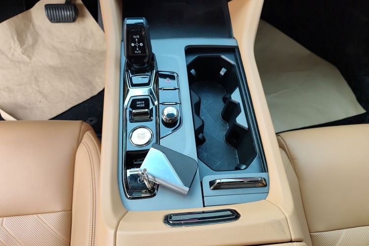 领克09 EM-P 2021款 2.0T PHEV Halo 七座中控内饰18