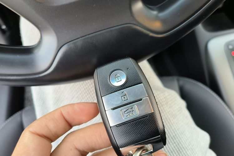 起亚K3 2015款 1.6L 自动GLS中控内饰11