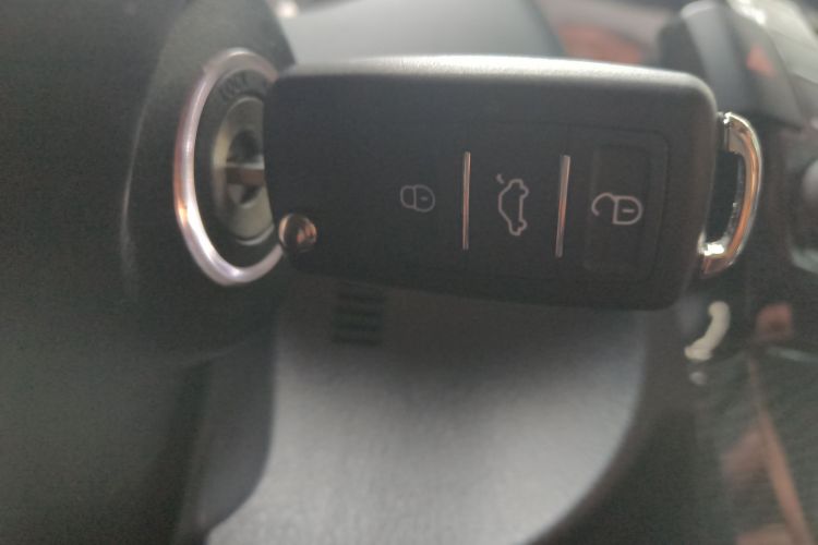 丰田 卡罗拉 2014款 1.6L CVT GL-i真皮版中控内饰11