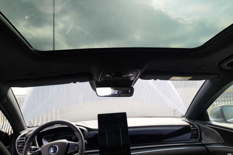 比亚迪 汉 2023款 DM-i 冠军版 121KM 尊享型中控内饰22