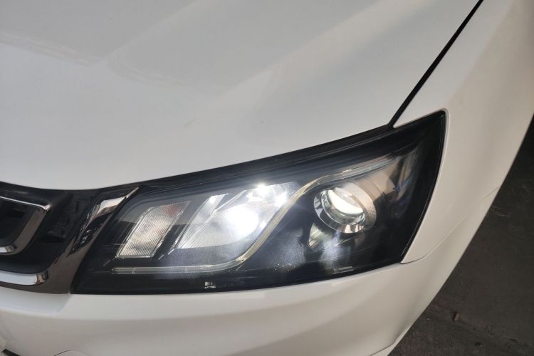 吉利汽车 帝豪 2017款 三厢百万款 1.5L 手动豪华型局部细节36