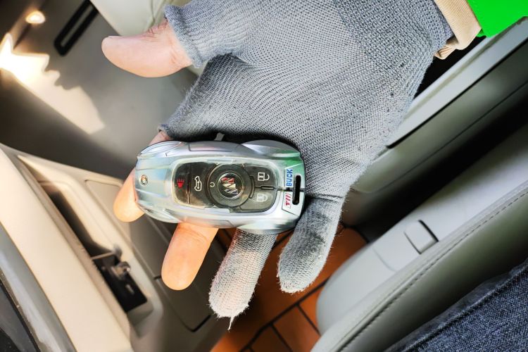 别克GL8 2020款 陆上公务舱 652T 豪华型中控内饰11