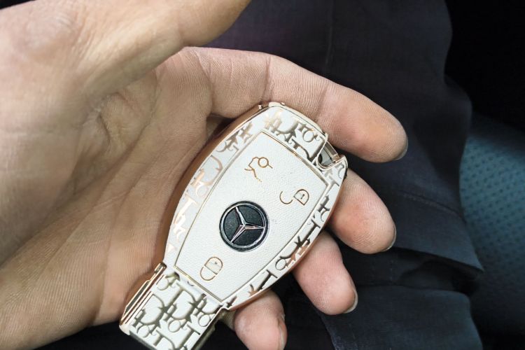 奔驰C级 2015款 改款 C 180 L 运动型中控内饰11