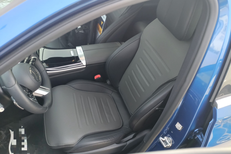 奔驰C级 2022款 改款 C 200 L 运动版中控内饰19